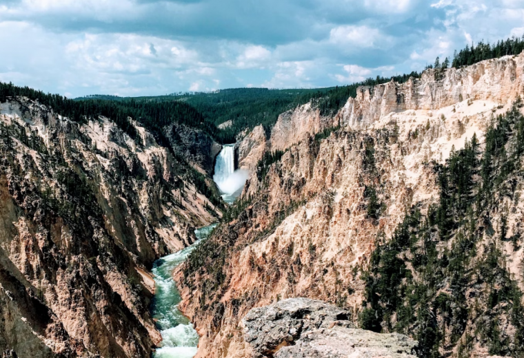 【洛杉矶出发7日游】拉斯维加斯+下羚羊彩穴+马蹄湾+黄石国家公园+大提顿国家公园+盐湖城7日游